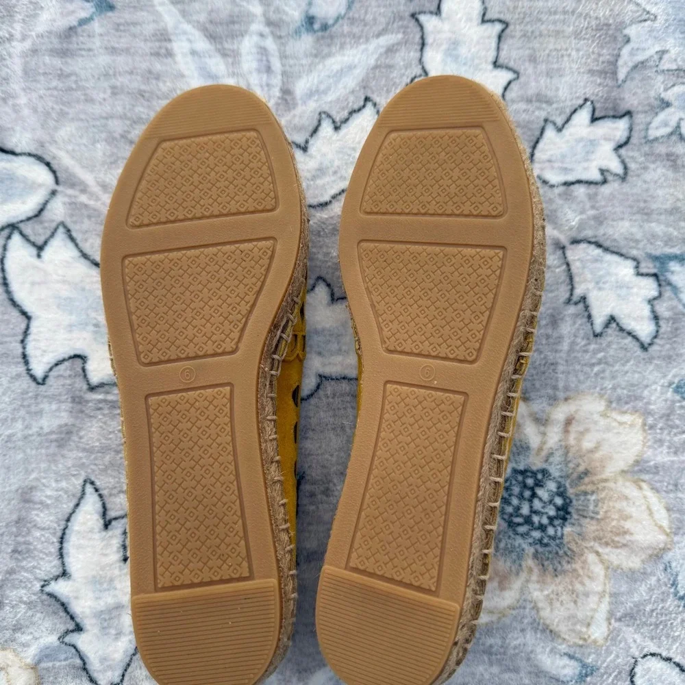 NWOT Tory Burch May Flat Espadrille Womens 6 Yellow Laser Cut Suede‎ SlipOn